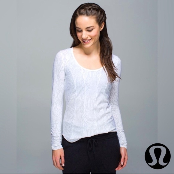 LULULEMON Between The Lines Gray And White Snakeskin Long Sleeve Tee Size 6 - Picture 1 of 8
